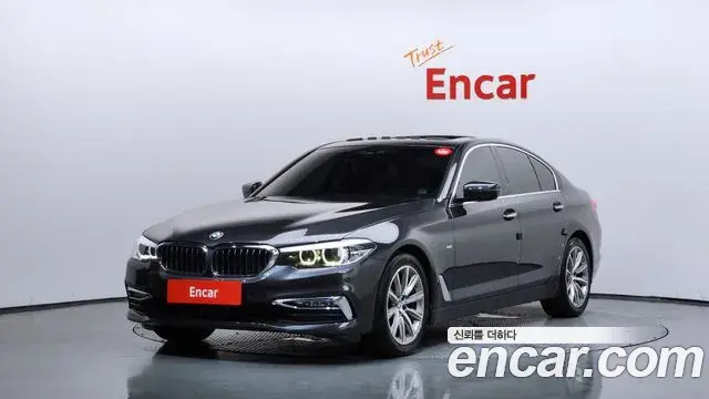 BMW 5 Series 2018 — Şəkil 25/31