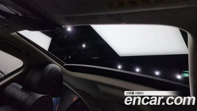 BMW 5 Series 2018 — Şəkil 13/31