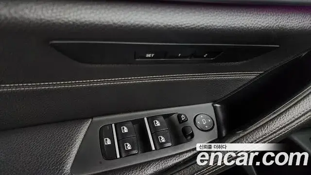 BMW 5 Series 2018 — Şəkil 12/31