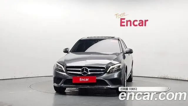 Mercedes-Benz C-Class 2020 — Photo 6/32