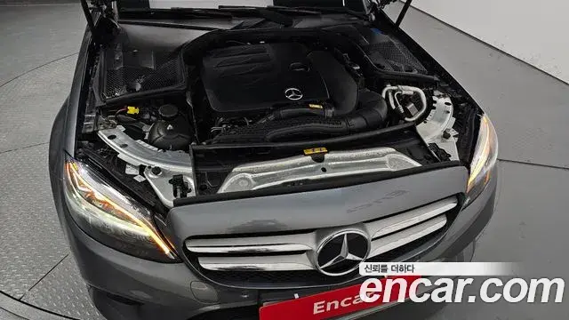 Mercedes-Benz C-Class 2020 — Photo 13/32