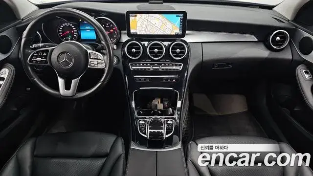 Mercedes-Benz C-Class 2020 — Photo 19/32