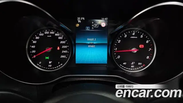Mercedes-Benz C-Class 2020 — Photo 20/32