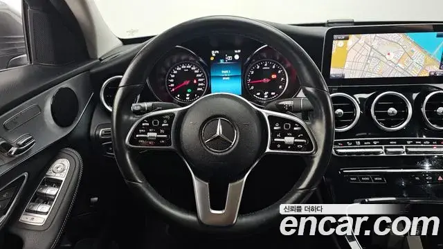 Mercedes-Benz C-Class 2020 — Photo 10/32