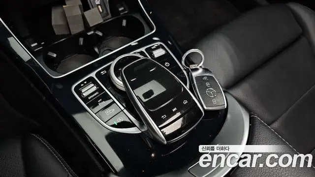 Mercedes-Benz C-Class 2020 — Photo 5/32