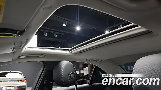 Mercedes-Benz C-Class 2020 — Photo 26/32