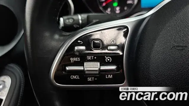 Mercedes-Benz C-Class 2020 — Photo 9/32