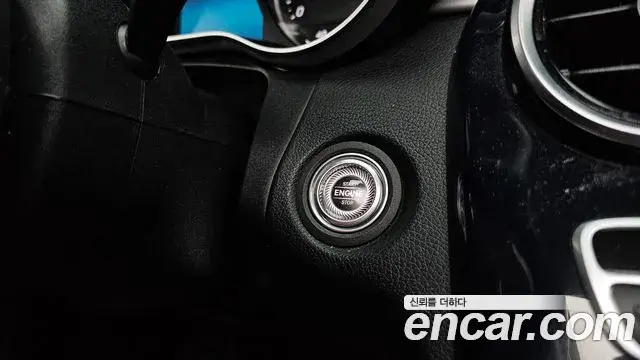 Mercedes-Benz C-Class 2020 — Photo 14/32