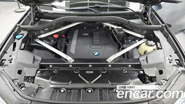 BMW X6 2022 — ფოტო 21/34