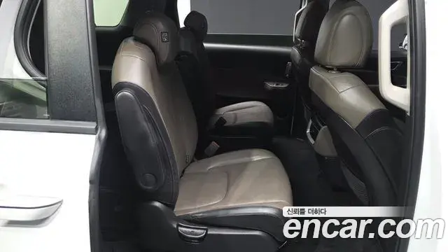 Kia Carnival 2024 — Фото 12/20