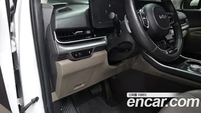 Kia Carnival 2024 — Фото 13/20
