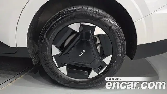 Kia Carnival 2024 — Şəkil 12/30