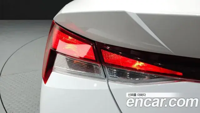 Hyundai The New Avante Hybrid 2023 — Photo 30/30