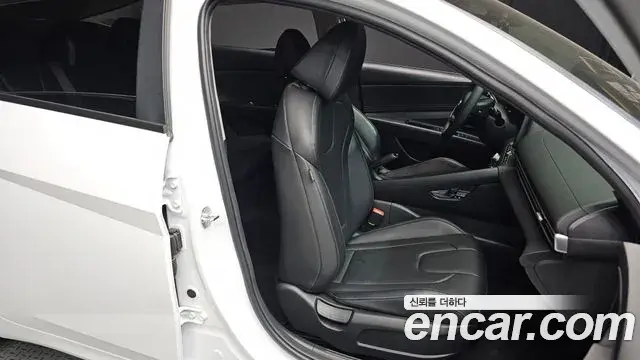 Hyundai The New Avante Hybrid 2023 — Photo 6/30