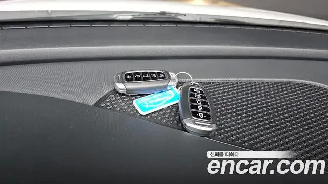 Hyundai The New Avante Hybrid 2023 — Photo 10/30