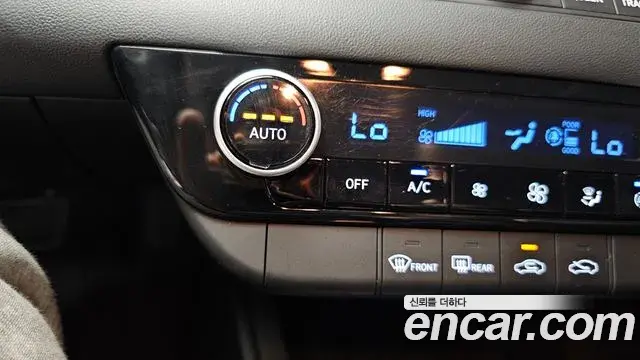 Hyundai The New Avante Hybrid 2023 — Photo 12/30