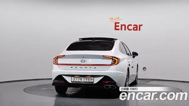 Hyundai Sonata Hybrid 2022 — Şəkil 20/32