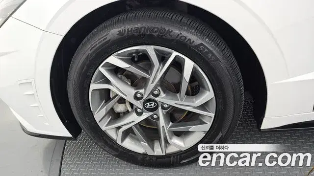 Hyundai Sonata Hybrid 2022 — Şəkil 16/32