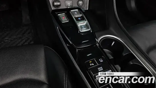 Hyundai Sonata Hybrid 2022 — Şəkil 24/32