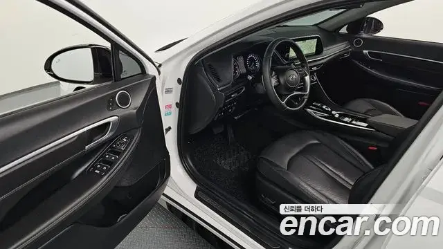 Hyundai Sonata Hybrid 2022 — Şəkil 23/32