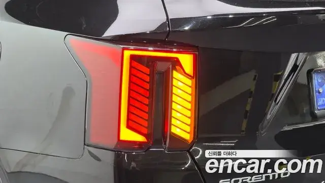 Kia Sorento 2025 — Photo 5/35