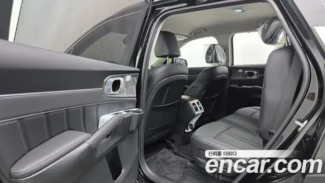 Kia Sorento 2025 — Photo 28/35
