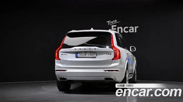 Volvo XC90 2018 — Фото 4/20