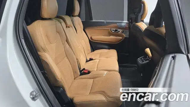 Volvo XC90 2018 — Фото 11/20