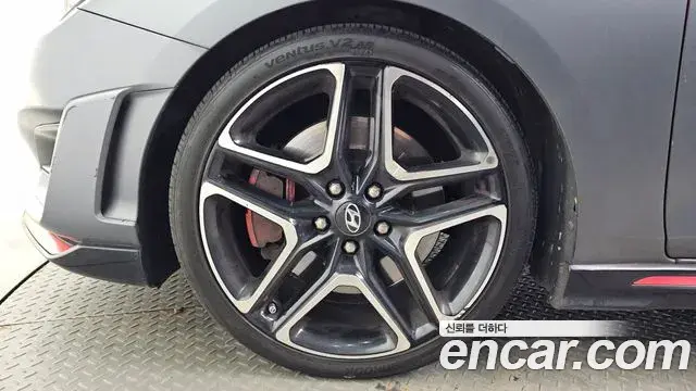 Hyundai Veloster 2018 — Фото 4/20