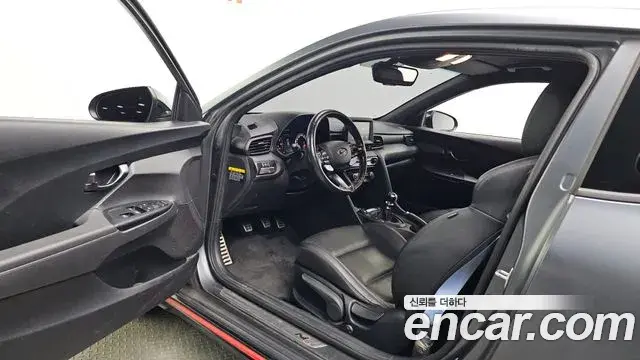 Hyundai Veloster 2018 — Фото 9/20