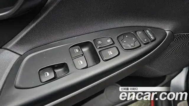 Hyundai Veloster 2018 — Фото 13/20