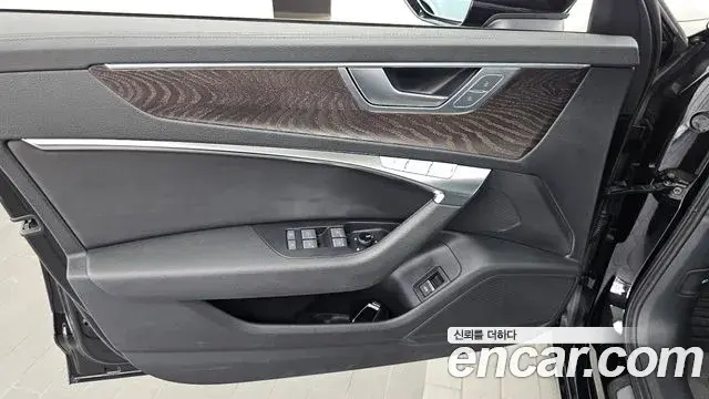 Audi A6 2023 — Photo 24/33