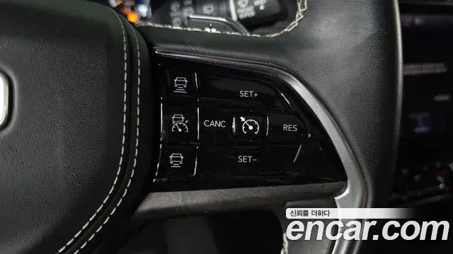 Jeep Grand Cherokee 2021 — Şəkil 27/32