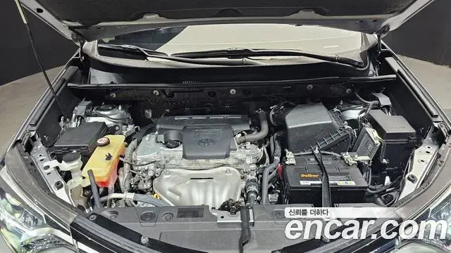 Toyota RAV4 2018 — Şəkil 16/20
