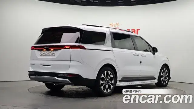 Kia Carnival 2021 — ფოტო 12/20