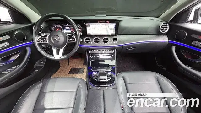 Mercedes-Benz E-Class 2019 — ფოტო 12/20