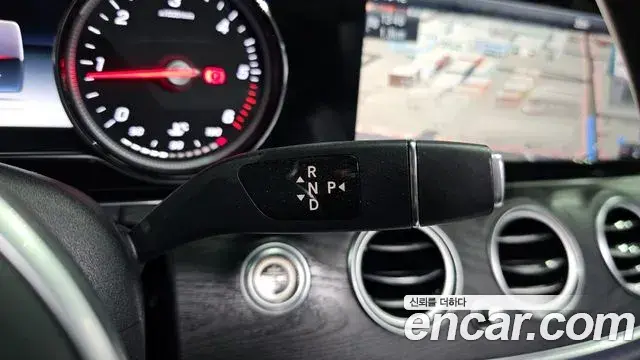 Mercedes-Benz E-Class 2019 — ფოტო 9/20