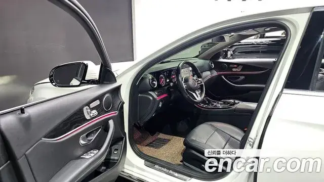 Mercedes-Benz E-Class 2019 — ფოტო 20/20