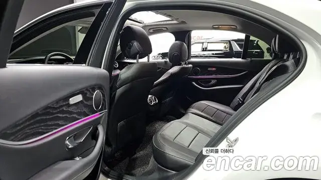 Mercedes-Benz E-Class 2019 — ფოტო 10/20