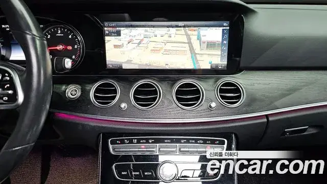 Mercedes-Benz E-Class 2019 — ფოტო 3/20