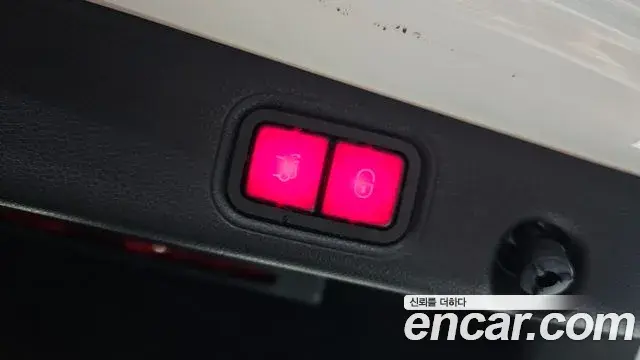 Mercedes-Benz E-Class 2019 — ფოტო 15/20