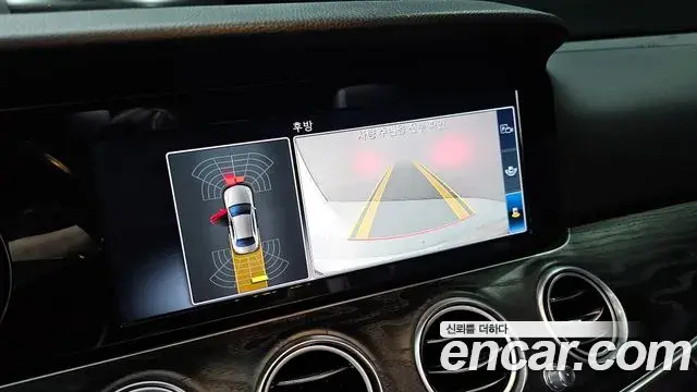 Mercedes-Benz E-Class 2019 — ფოტო 16/20
