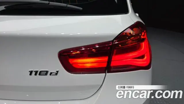 BMW 1 Series 2019 — Şəkil 22/30