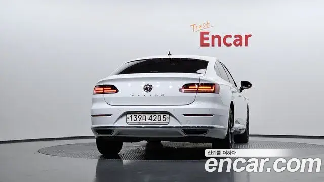 Volkswagen Arteon 2019 — ფოტო 20/37
