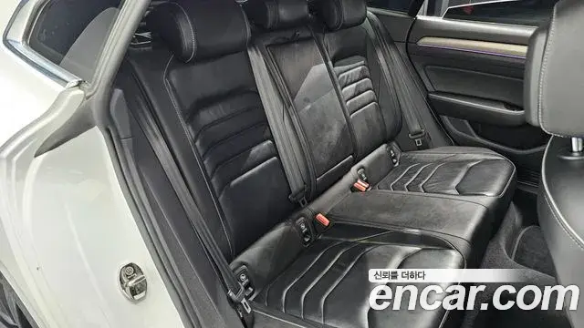 Volkswagen Arteon 2019 — ფოტო 14/37