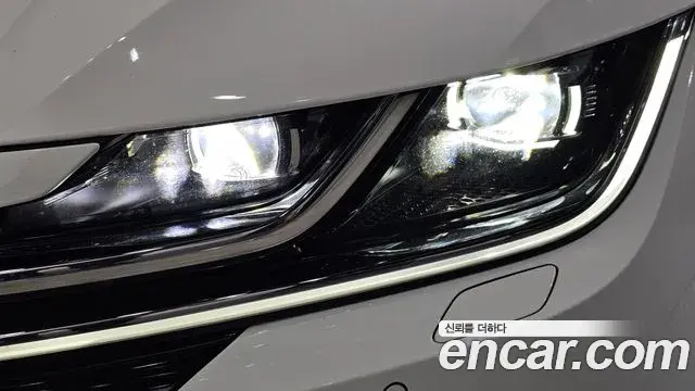 Volkswagen Arteon 2019 — ფოტო 17/37