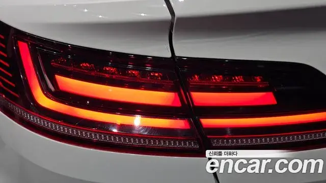 Volkswagen Arteon 2019 — ფოტო 28/37