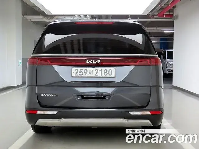 Kia Carnival 2022 — ფოტო 2/20