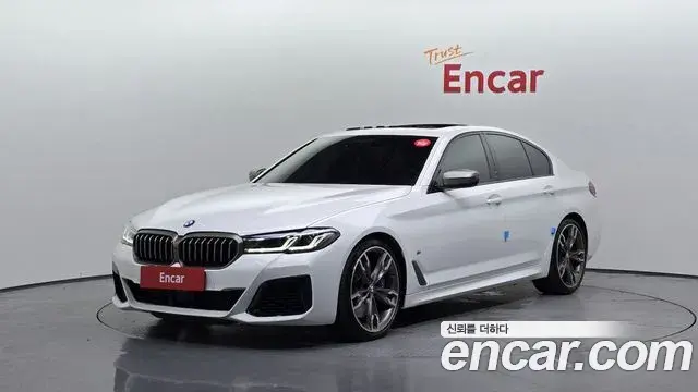 BMW 5 Series 2022 — ფოტო 29/34