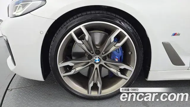 BMW 5 Series 2022 — ფოტო 28/34